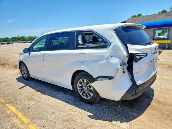 5TDKRKEC3NS128055 2022 TOYOTA SIENNA - Image 2