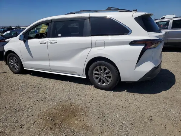 5TDKRKEC3PS145683 2023 TOYOTA SIENNA - Image 2