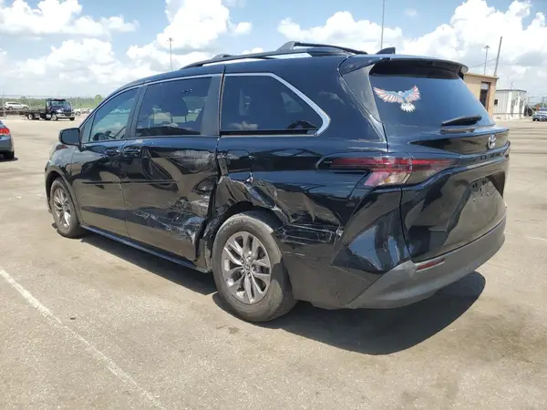 5TDKRKEC3PS153363 2023 TOYOTA SIENNA - Image 2