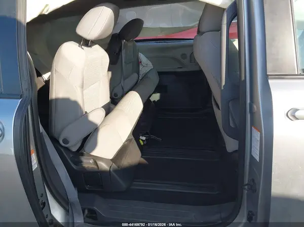 5TDKRKEC3PS154707 2023 TOYOTA SIENNA - Image 8