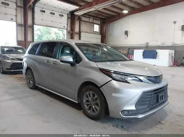 5TDKRKEC3PS165870 2023 TOYOTA SIENNA - Image 1