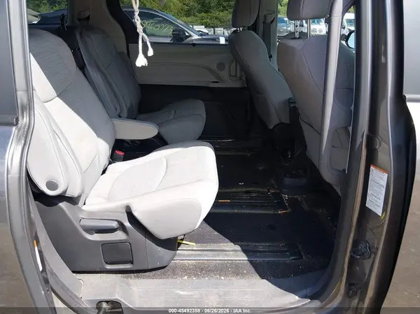 5TDKRKEC3PS172253 2023 TOYOTA SIENNA - Image 8