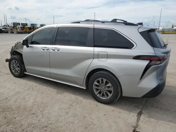 5TDKRKEC3PS176593 2023 TOYOTA SIENNA - Image 2