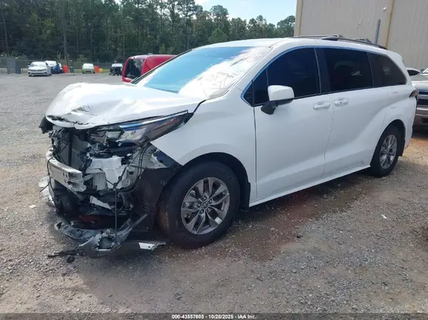 5TDKRKEC3RS181487 2024 TOYOTA SIENNA - Image 2