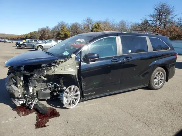 5TDKRKEC3RS210941 2024 TOYOTA SIENNA - Image 1