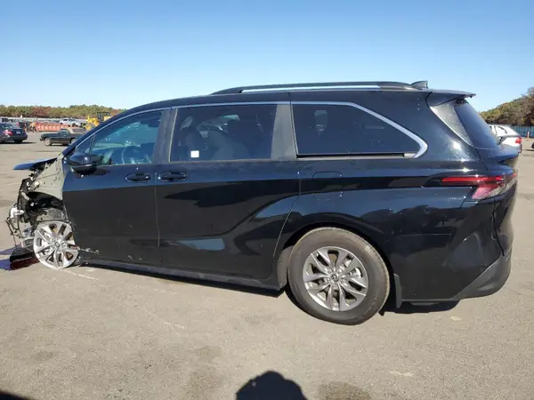 5TDKRKEC3RS210941 2024 TOYOTA SIENNA - Image 2