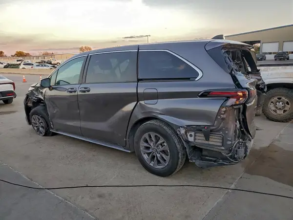 5TDKRKEC3RS213497 2024 TOYOTA SIENNA - Image 2