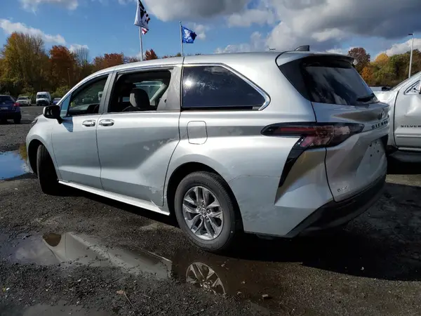 5TDKRKEC3SS240317 2025 TOYOTA SIENNA - Image 2