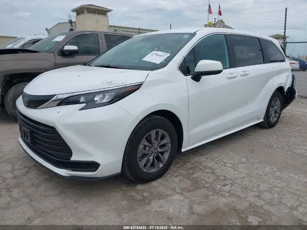 5TDKRKEC3SS240625 2025 TOYOTA SIENNA - Image 2