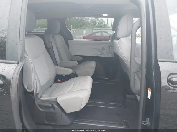 5TDKRKEC3SS241516 2025 TOYOTA SIENNA - Image 8