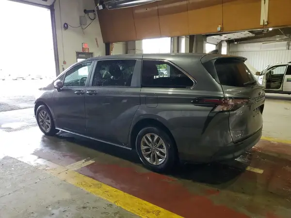 5TDKRKEC3SS245131 2025 TOYOTA SIENNA - Image 2