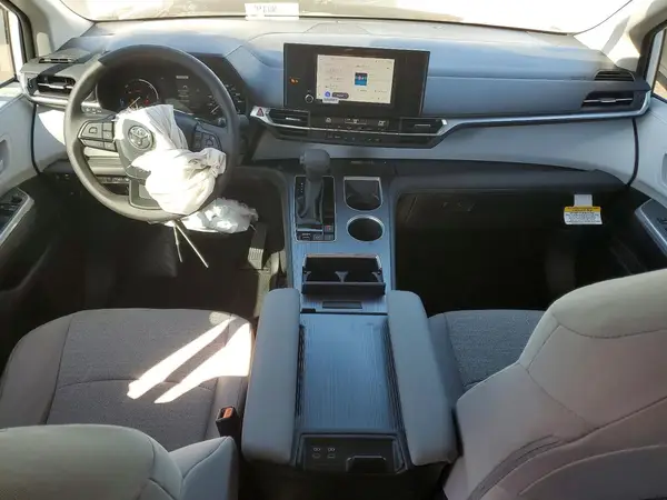 5TDKRKEC3TS312862 2026 TOYOTA SIENNA - Image 8