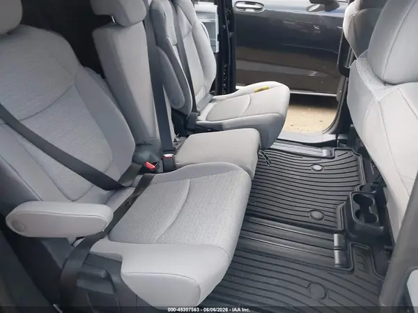 5TDKRKEC3TS322131 2026 TOYOTA SIENNA - Image 8