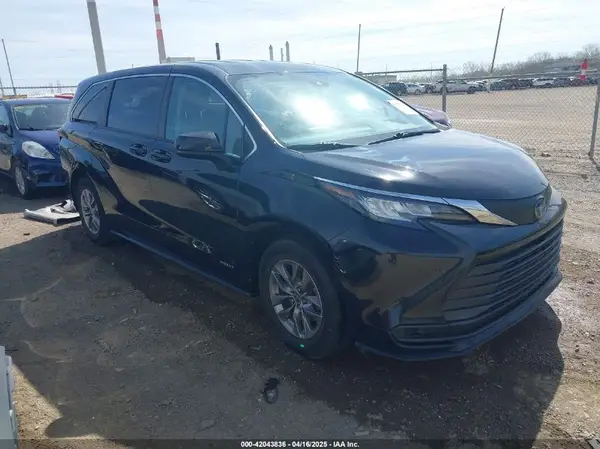 5TDKRKEC4MS013804 2021 TOYOTA SIENNA - Image 1