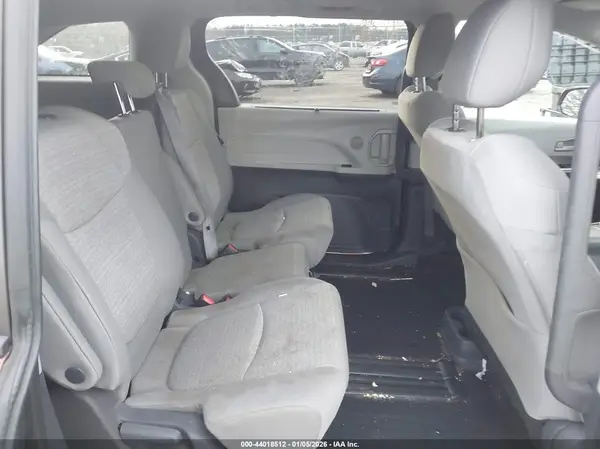 5TDKRKEC4MS020364 2021 TOYOTA SIENNA - Image 8