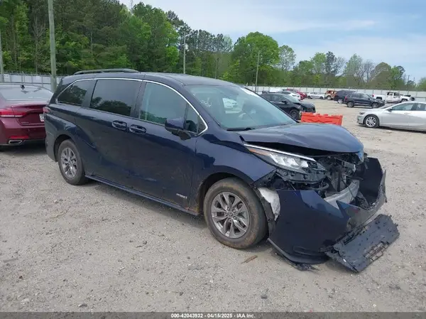5TDKRKEC4MS024401 2021 TOYOTA SIENNA - Image 1