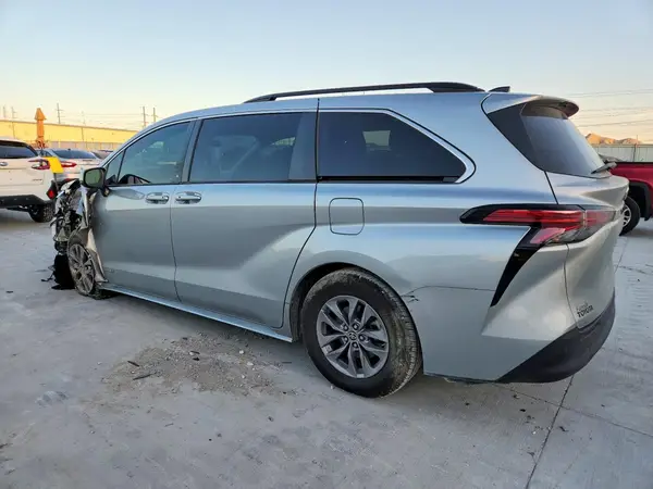5TDKRKEC4MS032403 2021 TOYOTA SIENNA - Image 2