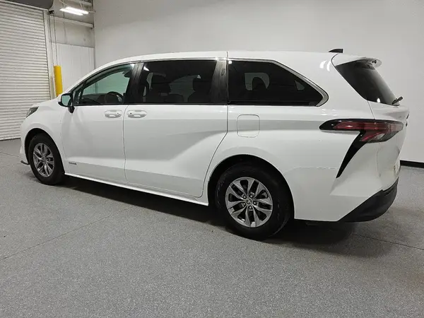 5TDKRKEC4MS033065 2021 TOYOTA SIENNA - Image 2