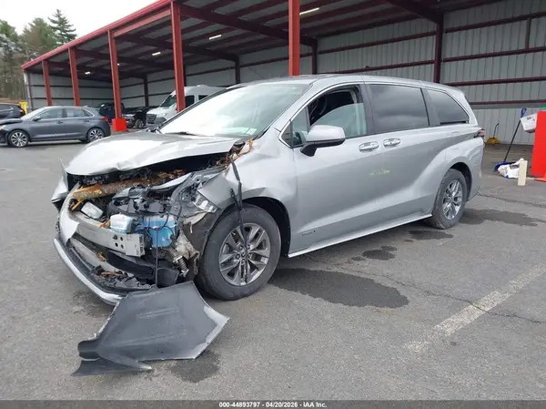 5TDKRKEC4MS033874 2021 TOYOTA SIENNA - Image 2