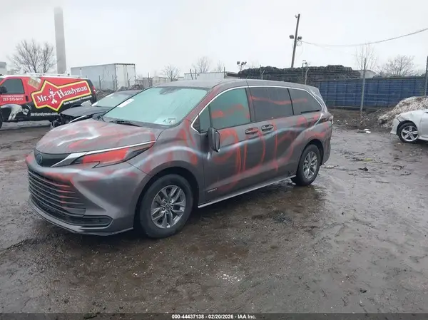 5TDKRKEC4MS046608 2021 TOYOTA SIENNA - Image 2