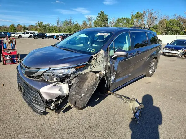 5TDKRKEC4NS078783 2022 TOYOTA SIENNA - Image 1