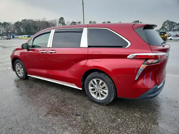 5TDKRKEC4NS080890 2022 TOYOTA SIENNA - Image 2