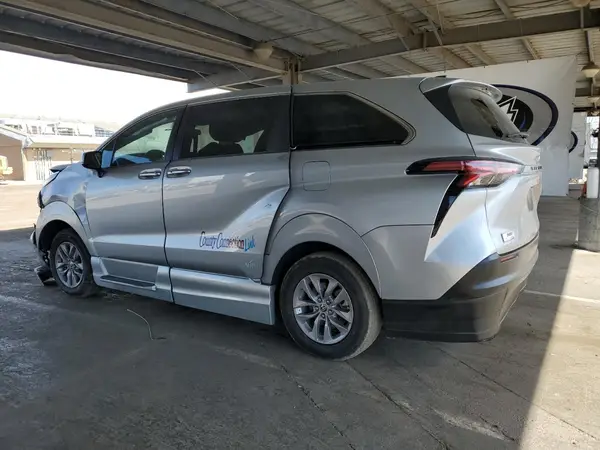 5TDKRKEC4NS085619 2022 TOYOTA SIENNA - Image 2