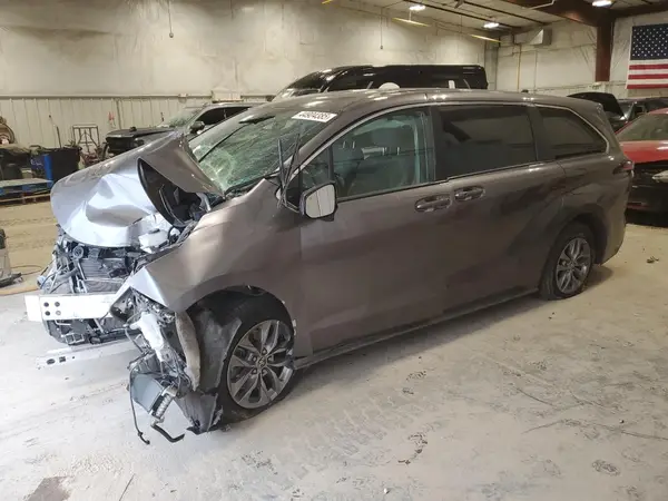 5TDKRKEC4NS101270 2022 TOYOTA SIENNA - Image 1
