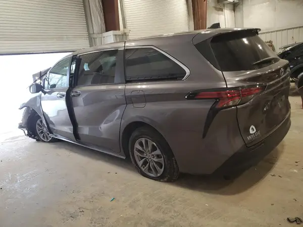 5TDKRKEC4NS101270 2022 TOYOTA SIENNA - Image 2