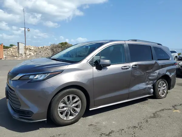 5TDKRKEC4NS101964 2022 TOYOTA SIENNA - Image 1