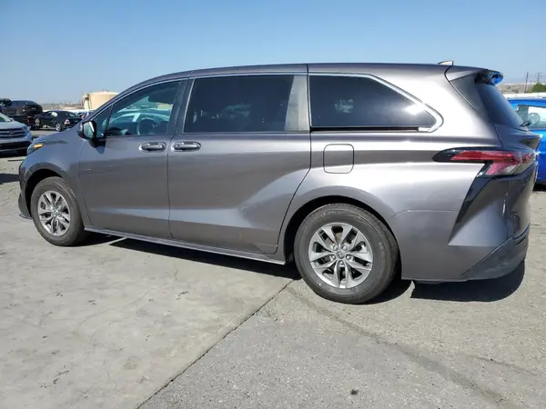 5TDKRKEC4NS103245 2022 TOYOTA SIENNA - Image 2
