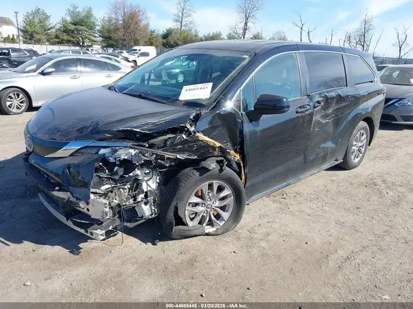 5TDKRKEC4NS105691 2022 TOYOTA SIENNA - Image 2