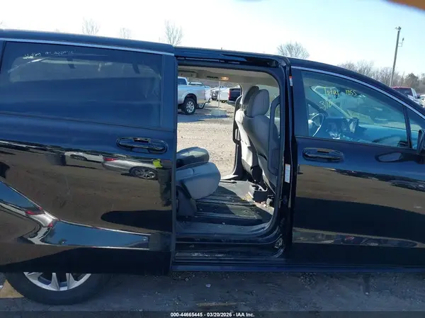 5TDKRKEC4NS105691 2022 TOYOTA SIENNA - Image 8