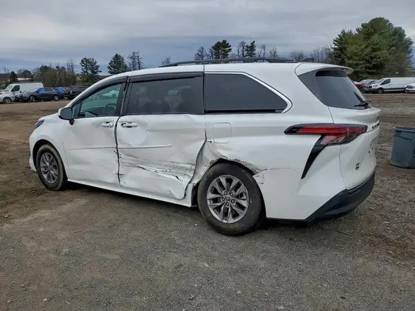 5TDKRKEC4NS115086 2022 TOYOTA SIENNA - Image 2