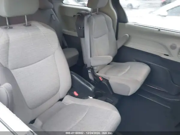 5TDKRKEC4NS118263 2022 TOYOTA SIENNA - Image 8