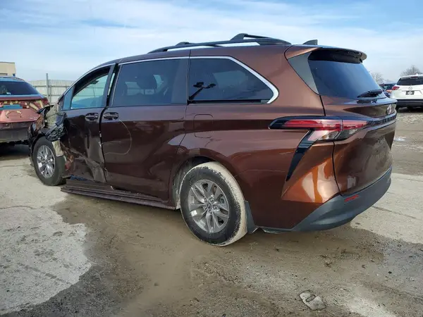 5TDKRKEC4NS118487 2022 TOYOTA SIENNA - Image 2