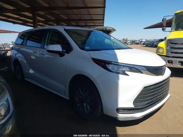 5TDKRKEC4NS119378 2022 TOYOTA SIENNA - Image 1