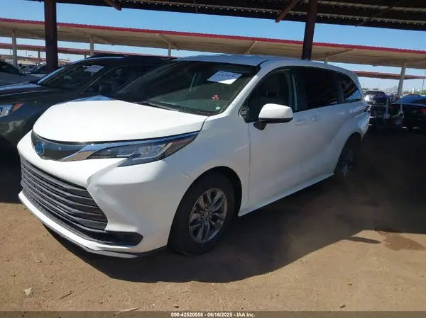 5TDKRKEC4NS119378 2022 TOYOTA SIENNA - Image 2