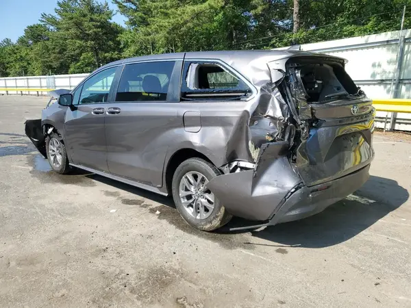 5TDKRKEC4NS122524 2022 TOYOTA SIENNA - Image 2