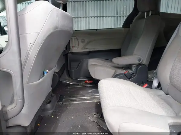 5TDKRKEC4NS128825 2022 TOYOTA SIENNA - Image 8