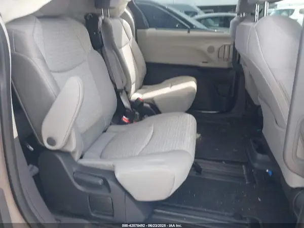 5TDKRKEC4PS145708 2023 TOYOTA SIENNA - Image 8