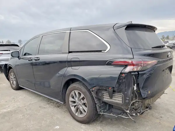 5TDKRKEC4PS146261 2023 TOYOTA SIENNA - Image 2