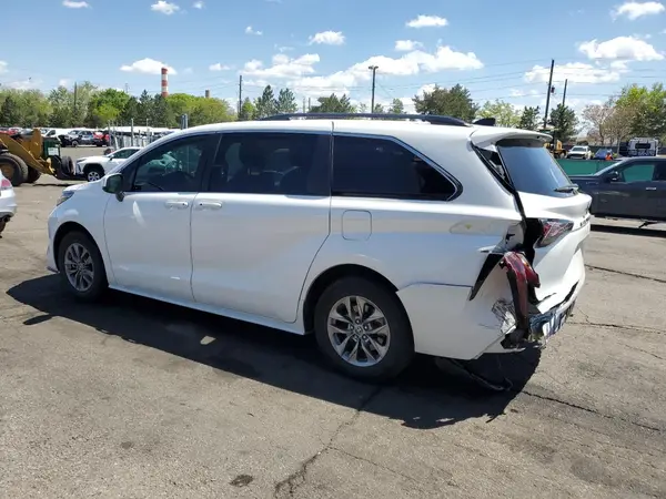 5TDKRKEC4PS147894 2023 TOYOTA SIENNA - Image 2