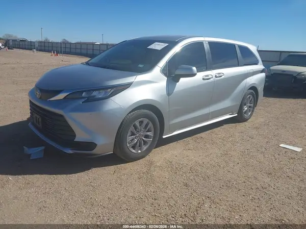 5TDKRKEC4PS151346 2023 TOYOTA SIENNA - Image 2