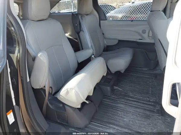 5TDKRKEC4PS158877 2023 TOYOTA SIENNA - Image 8