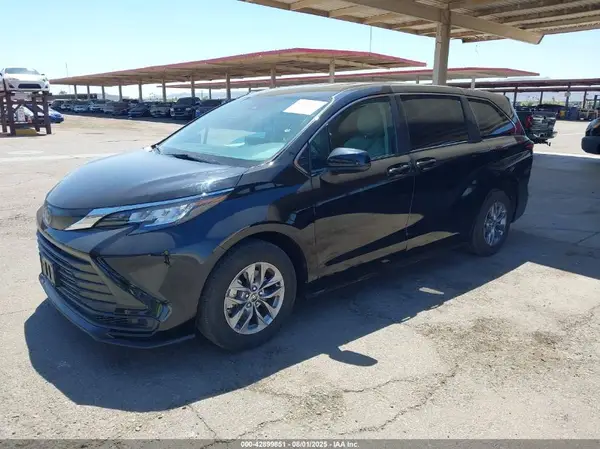 5TDKRKEC4PS162962 2023 TOYOTA SIENNA - Image 2