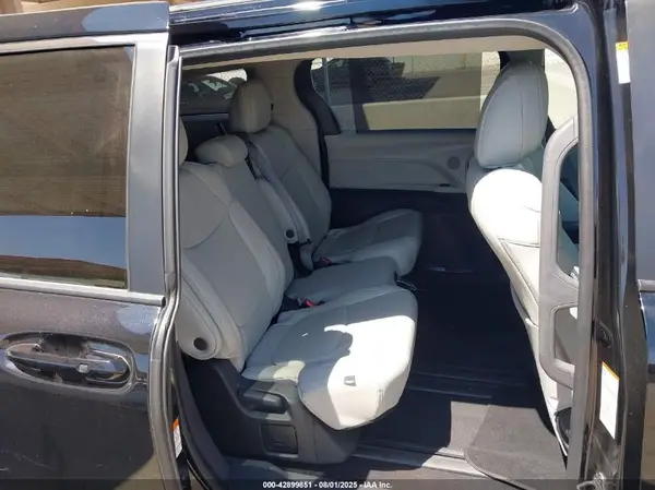 5TDKRKEC4PS162962 2023 TOYOTA SIENNA - Image 8