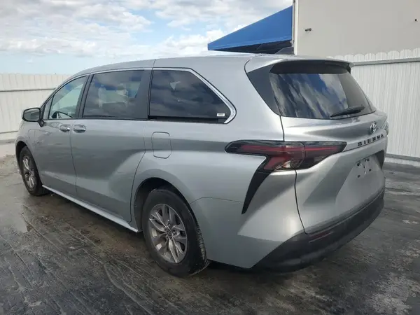 5TDKRKEC4PS168888 2023 TOYOTA SIENNA - Image 2