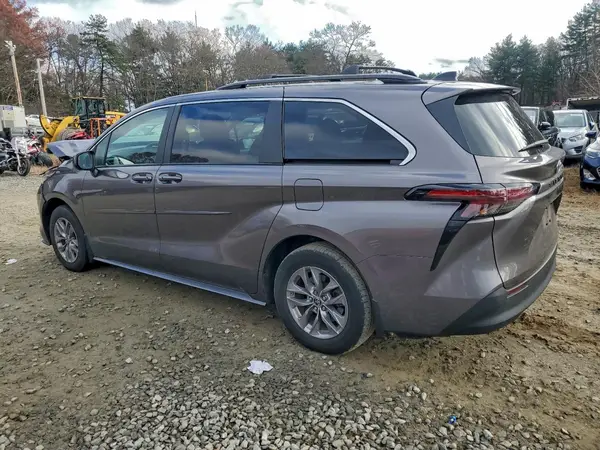5TDKRKEC4PS174979 2023 TOYOTA SIENNA - Image 2