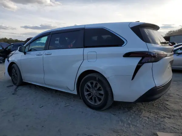 5TDKRKEC4RS187976 2024 TOYOTA SIENNA - Image 2